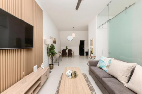 The Colosseum, Stylish Apartment